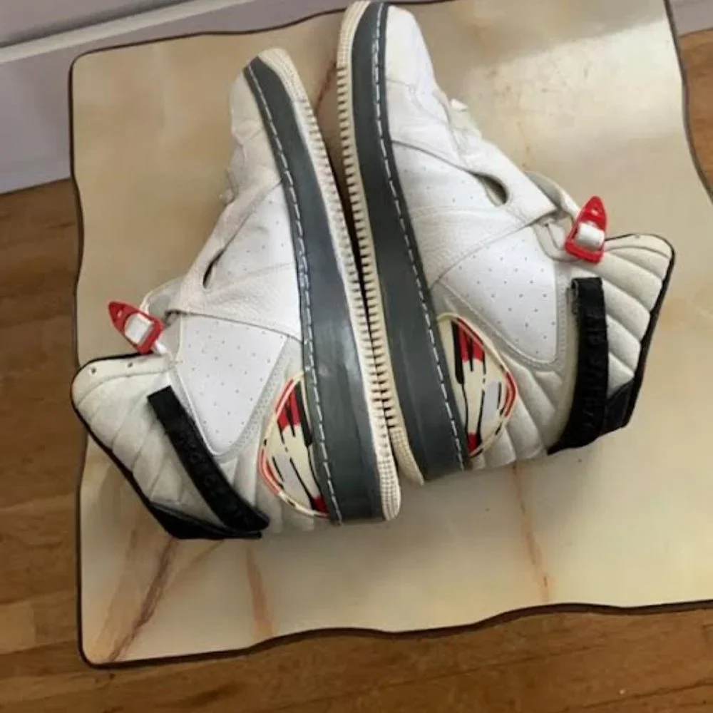 Nike Mens  Air Jordan  Retro Bugs Bunny AF1 Sneakers